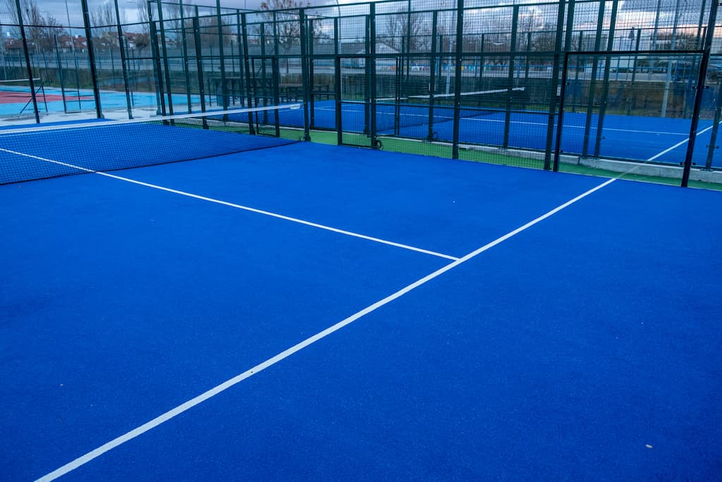 Padel Courts: Features and Dimensions of Indoor vs. Outdoor
